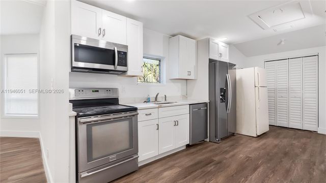 223 SW 1st Ct, Pompano Beach, FL 33060