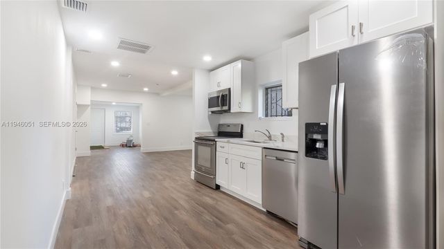 223 SW 1st Ct, Pompano Beach, FL 33060