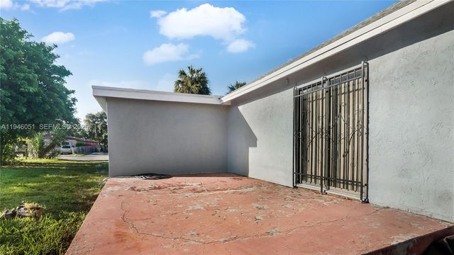 223 SW 1st Ct, Pompano Beach, FL 33060