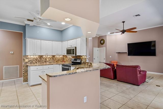 5080 Strafford Oaks Drive, Sebring, FL 33875