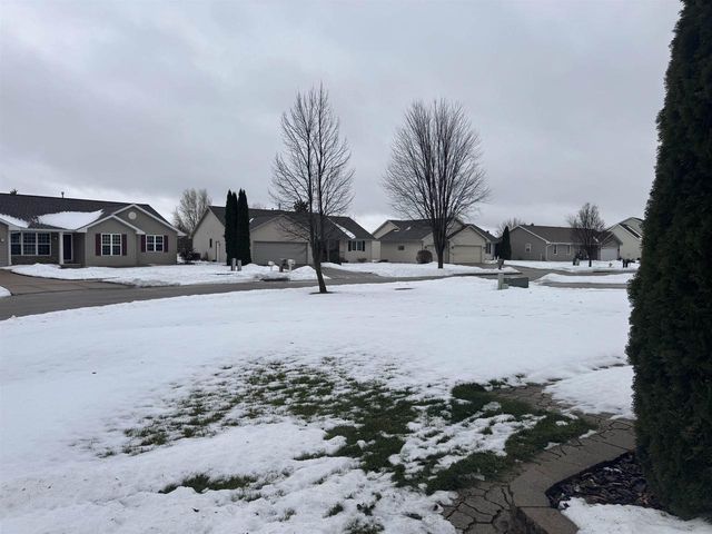 2340 TALLADEGA SPEEDWAY DRIVE, De Pere, WI 54115