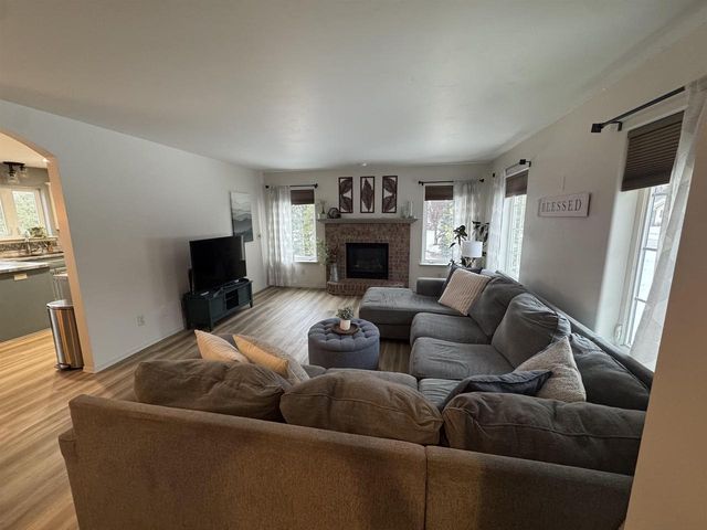 2340 TALLADEGA SPEEDWAY DRIVE, De Pere, WI 54115