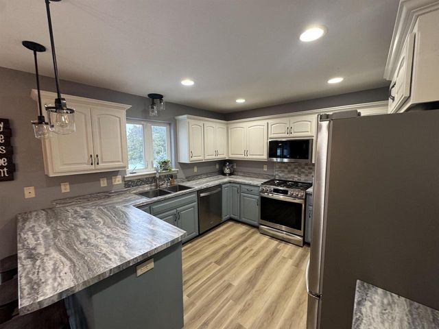 2340 TALLADEGA SPEEDWAY DRIVE, De Pere, WI 54115