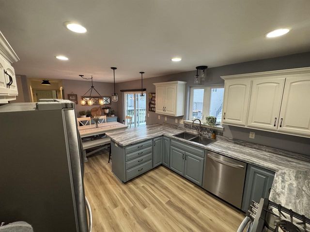 2340 TALLADEGA SPEEDWAY DRIVE, De Pere, WI 54115