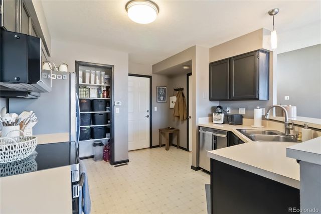 8827 Cloverleaf Circle, Parker, CO 80134