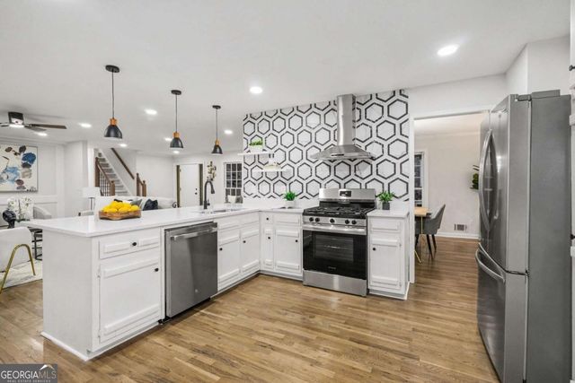 5464 Breathitt Drive SW, Lilburn, GA 30047