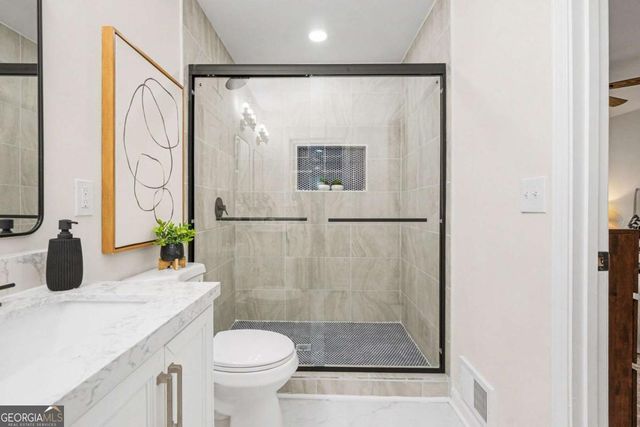 5464 Breathitt Drive SW, Lilburn, GA 30047