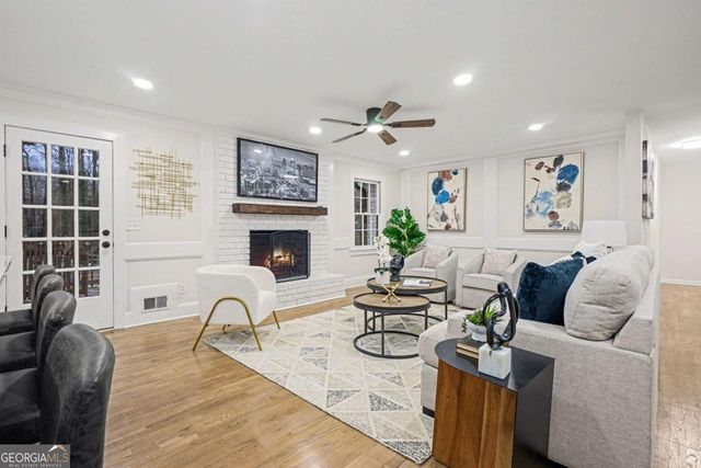 5464 Breathitt Drive SW, Lilburn, GA 30047