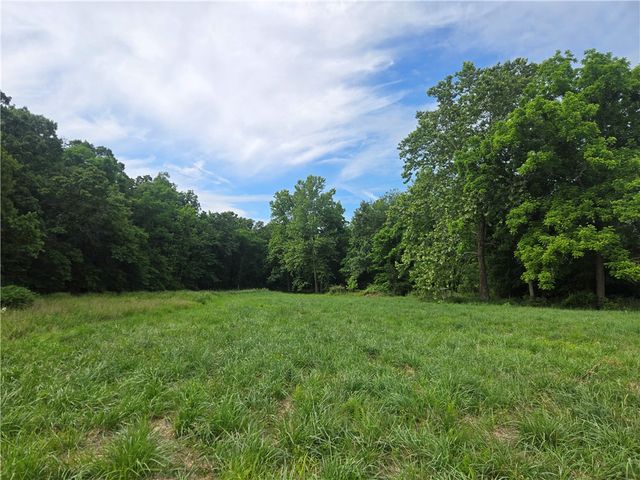 17681 Peterson Road, Gentry, AR 72734