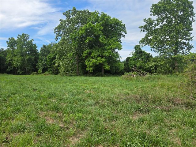 17681 Peterson Road, Gentry, AR 72734