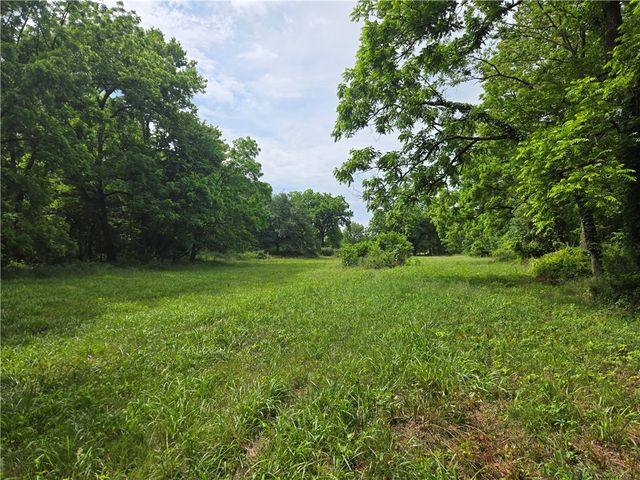 17681 Peterson Road, Gentry, AR 72734