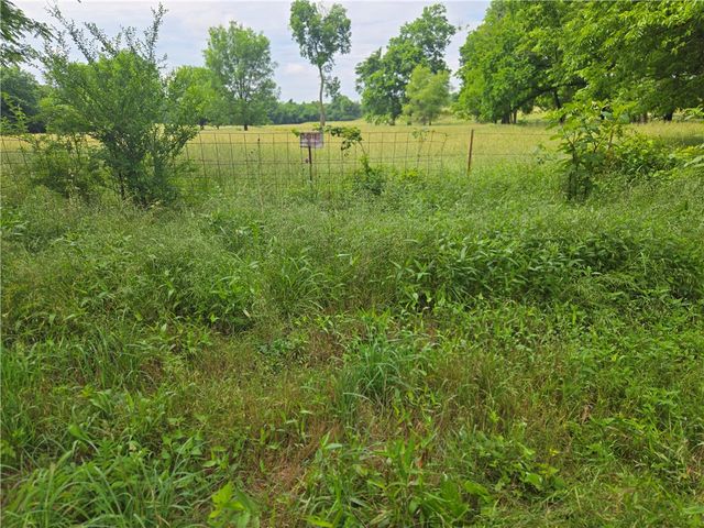 17681 Peterson Road, Gentry, AR 72734