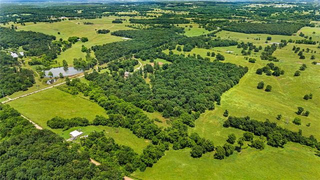 17681 Peterson Road, Gentry, AR 72734