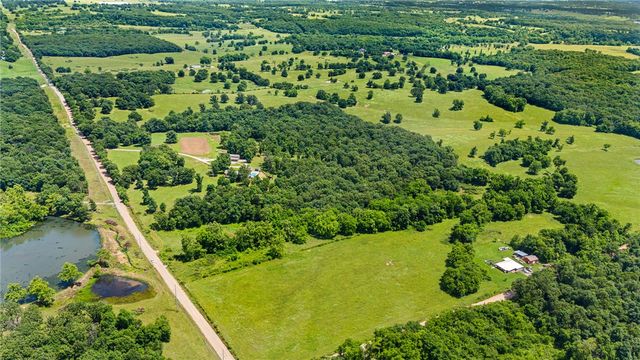 17681 Peterson Road, Gentry, AR 72734