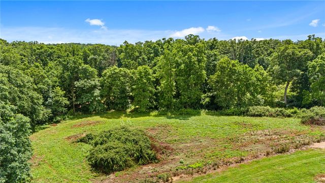 17681 Peterson Road, Gentry, AR 72734