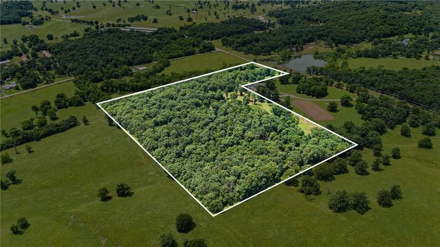 17681 Peterson Road, Gentry, AR 72734