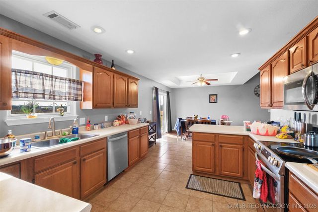 470242 E 680 Road, Westville, OK 74965