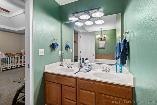 470242 E 680 Road, Westville, OK 74965