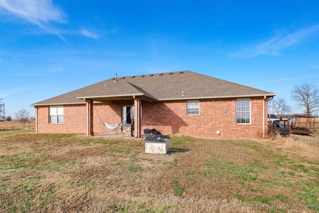 470242 E 680 Road, Westville, OK 74965