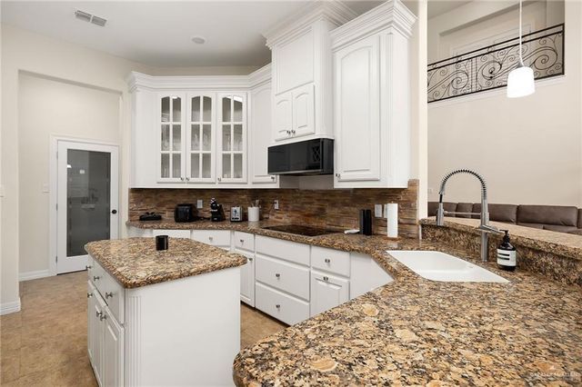 3102 Ginger Avenue, Edinburg, TX 78539