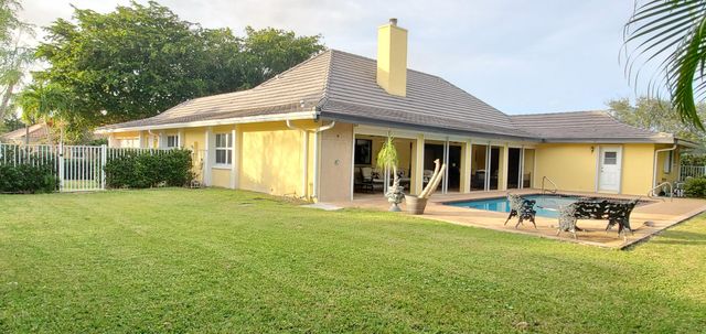 2099 Greenview Cove Drive, Wellington, FL 33414