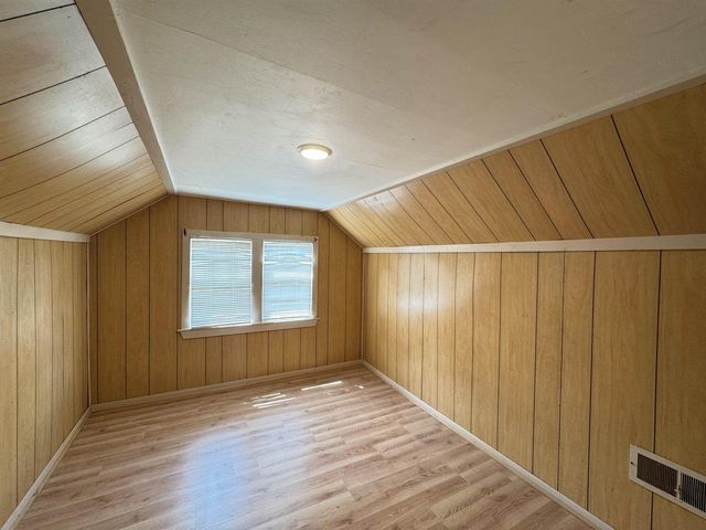 720 E FULTON STREET, Waupaca, WI 54981
