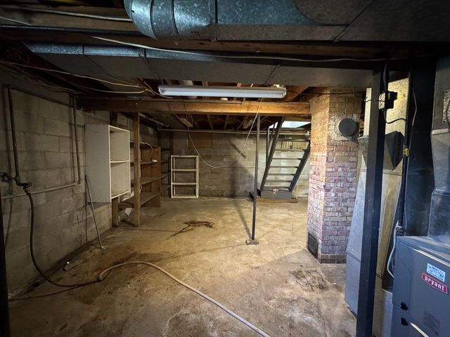 720 E FULTON STREET, Waupaca, WI 54981