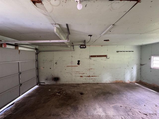 720 E FULTON STREET, Waupaca, WI 54981