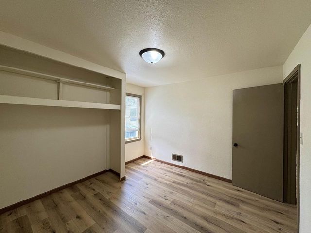720 E FULTON STREET, Waupaca, WI 54981