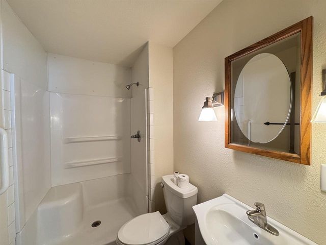 720 E FULTON STREET, Waupaca, WI 54981