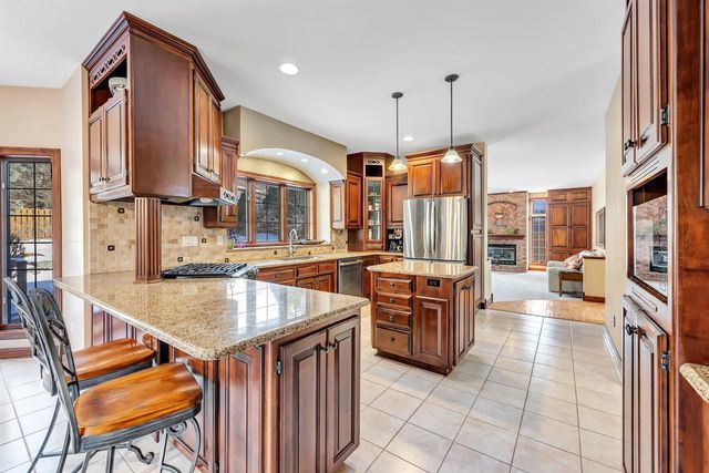 1935 W TELEMARK CIRCLE, Green Bay, WI 54313