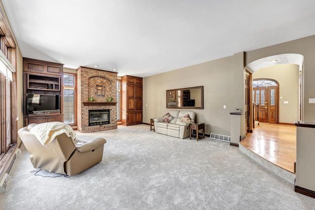 1935 W TELEMARK CIRCLE, Green Bay, WI 54313