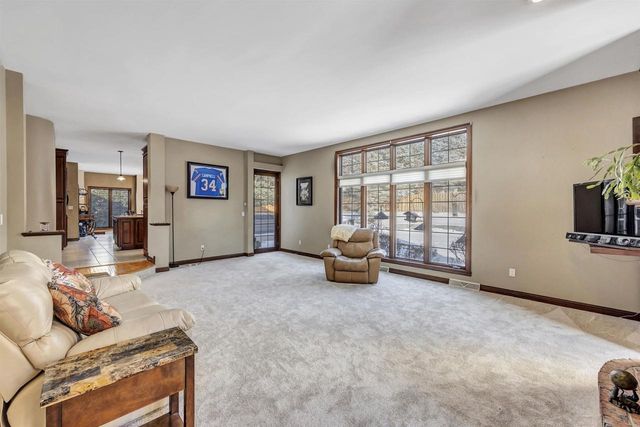 1935 W TELEMARK CIRCLE, Green Bay, WI 54313