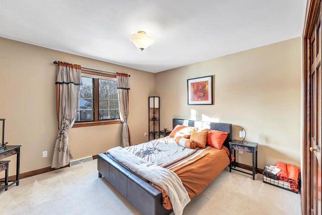 1935 W TELEMARK CIRCLE, Green Bay, WI 54313