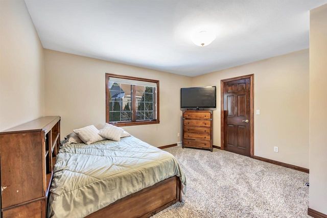 1935 W TELEMARK CIRCLE, Green Bay, WI 54313