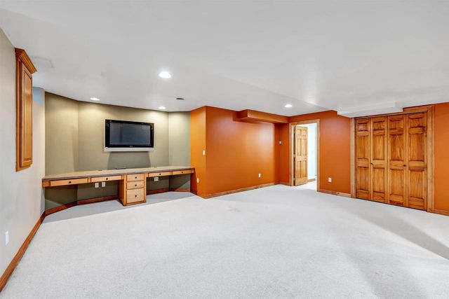 1935 W TELEMARK CIRCLE, Green Bay, WI 54313