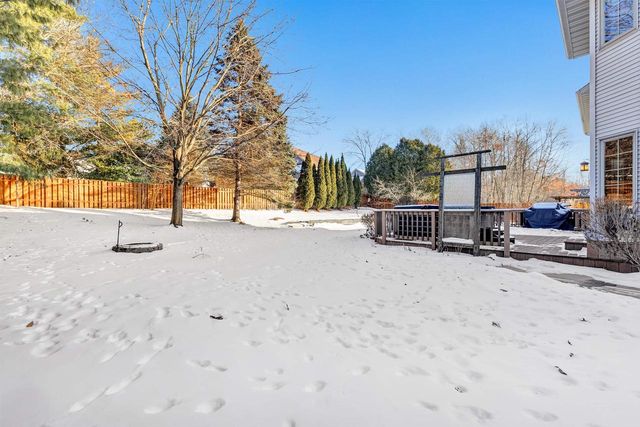 1935 W TELEMARK CIRCLE, Green Bay, WI 54313