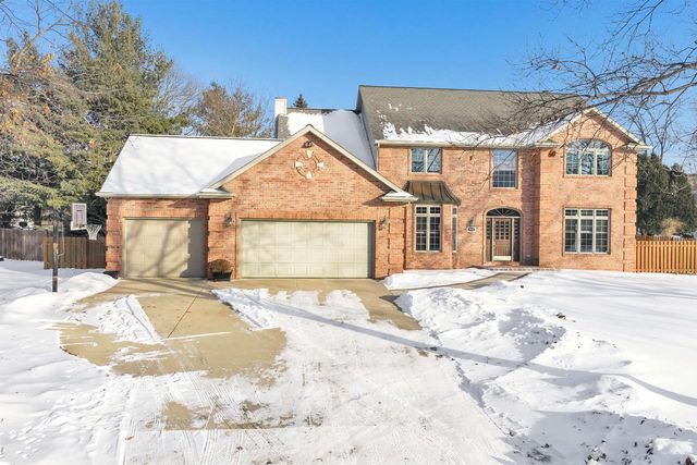 1935 W TELEMARK CIRCLE, Green Bay, WI 54313