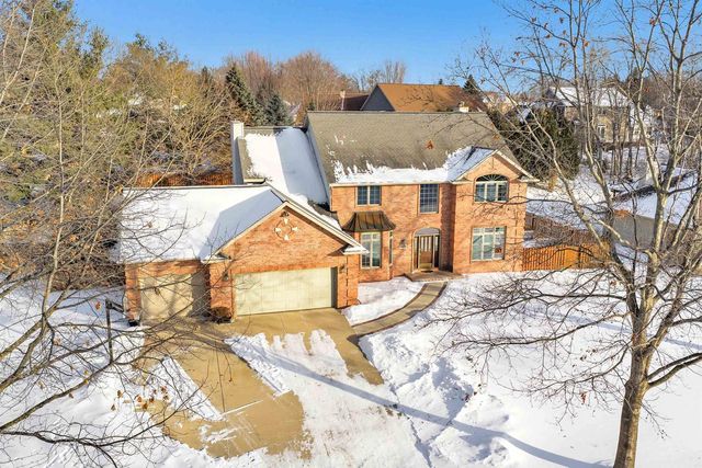 1935 W TELEMARK CIRCLE, Green Bay, WI 54313