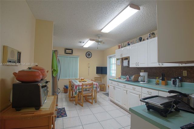 5889 NW 198th Ter, Hialeah, FL 33015
