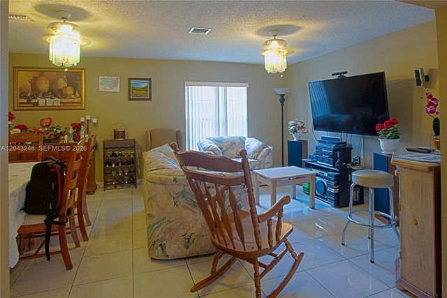 5889 NW 198th Ter, Hialeah, FL 33015