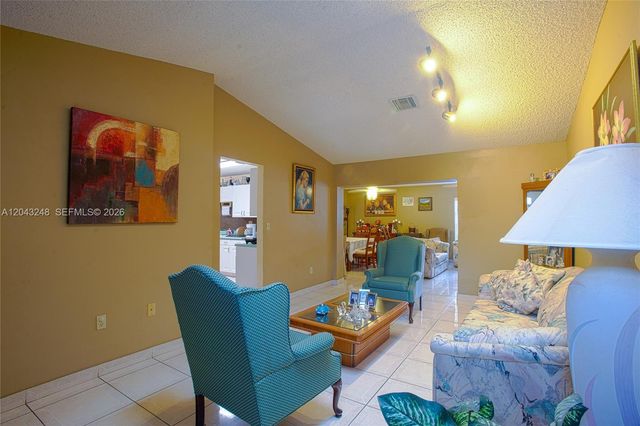 5889 NW 198th Ter, Hialeah, FL 33015