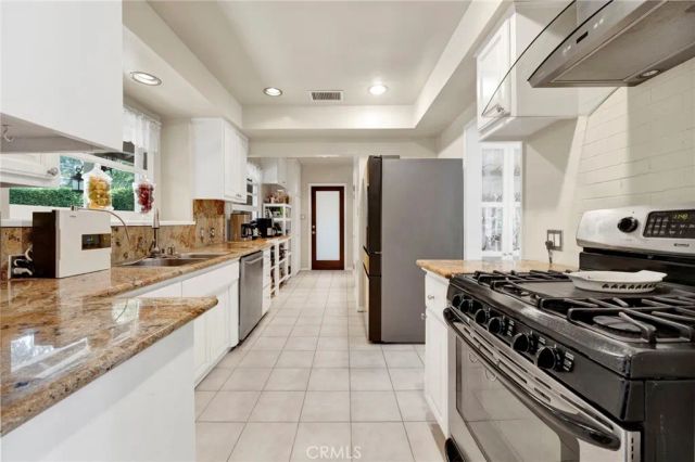 3398 Floyd, Los Angeles, CA 90068