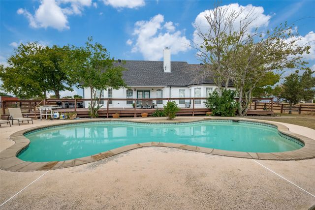 1690 Lawlis Lane, Sanger, TX 76266