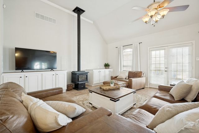1690 Lawlis Lane, Sanger, TX 76266
