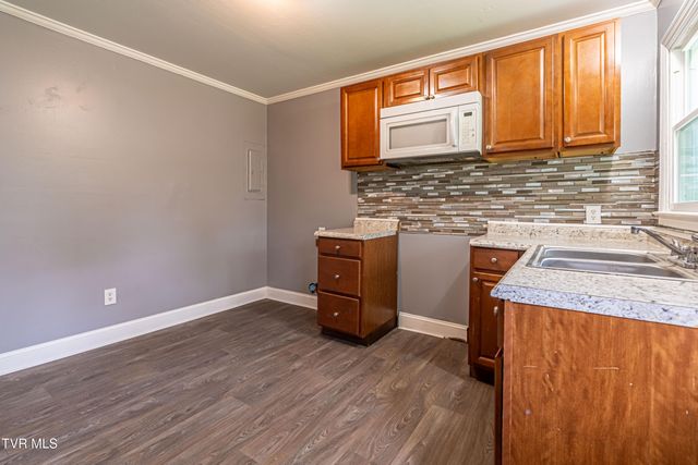 250 Crescent Drive, Bristol, VA 24201