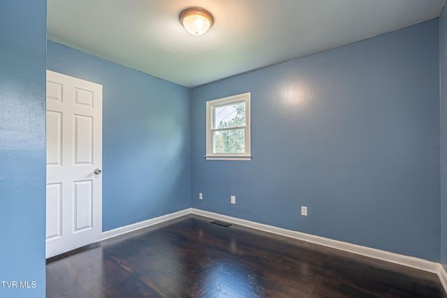 250 Crescent Drive, Bristol, VA 24201
