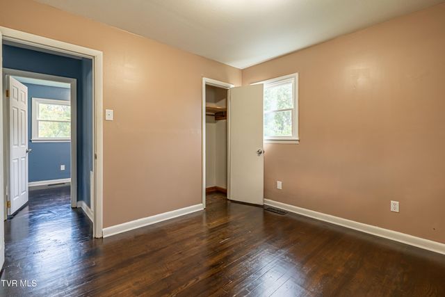250 Crescent Drive, Bristol, VA 24201