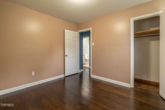 250 Crescent Drive, Bristol, VA 24201