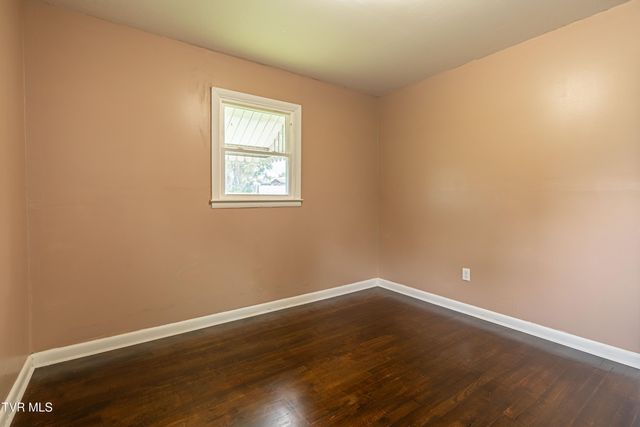 250 Crescent Drive, Bristol, VA 24201